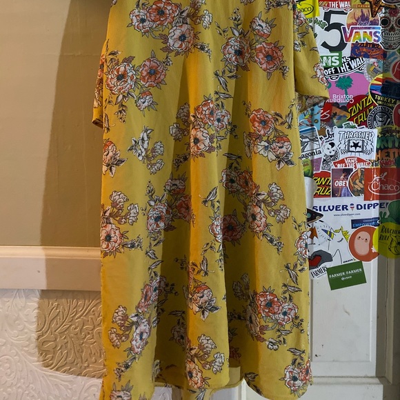 🌟 yellow flower dress 🌟 - Picture 2 of 2